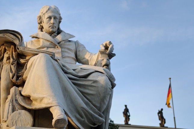 Die Berliner Universität benennt sich nicht nur nach Humboldt, sie baut ihm auch ein Denkmal.