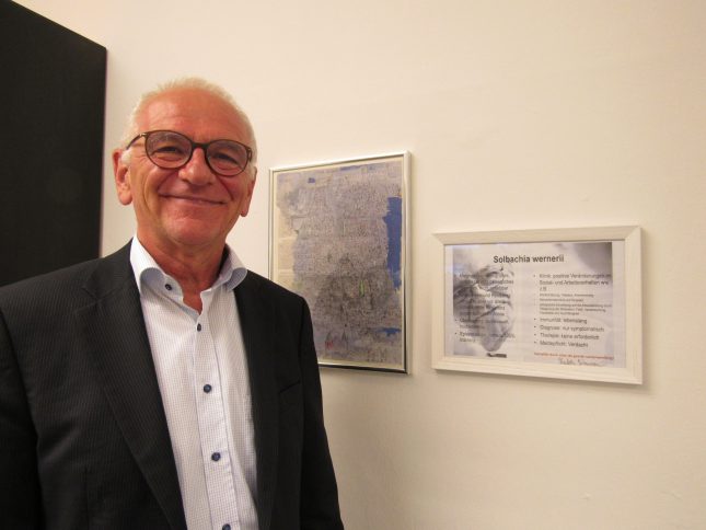 Prof. Dr. Werner Solbach war 20 Jahre lang Professor an der Uni Lübeck und brachte Generationen von Studenten die Mikrobiologie näher.