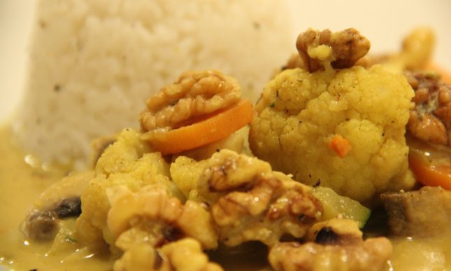 Ein Walnuss-Curry erfüllt alle Kriterien für Brainfood!